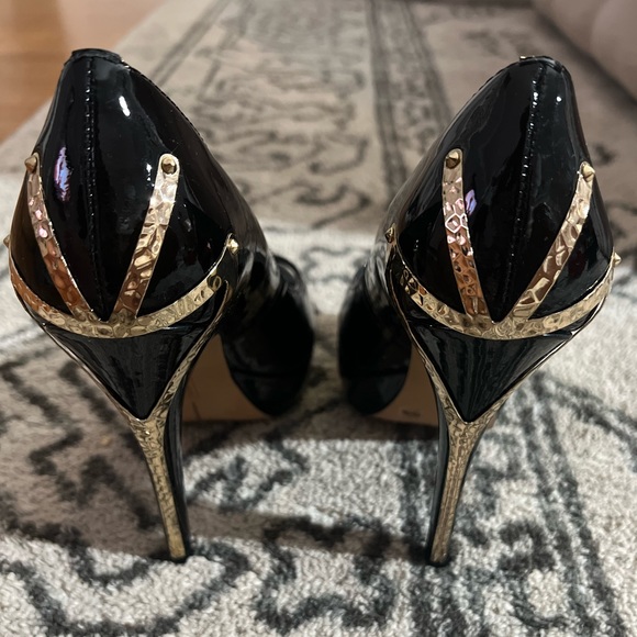 Vince Camuto Shoes - Vince Camuto Patent Leather Pumps